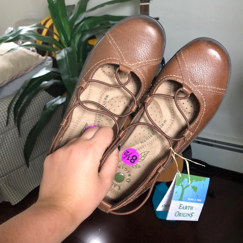 BNWT Earth Origins Orthopedic Flats